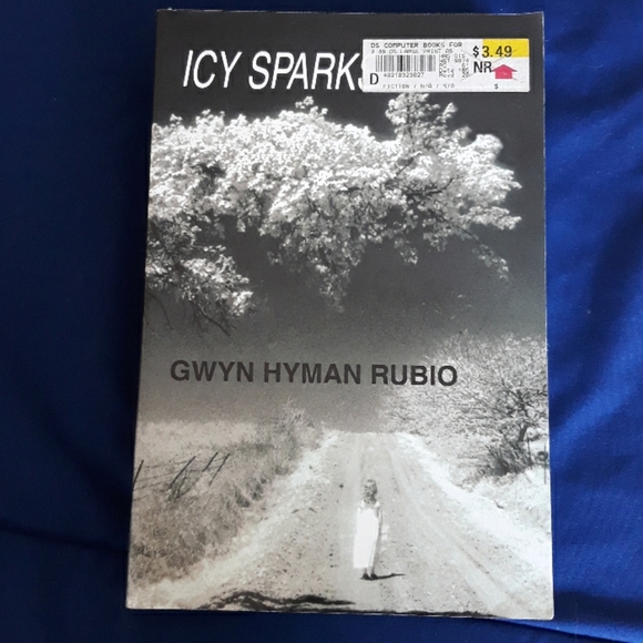 Books - Picture 4 of 4